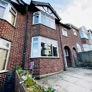 Sariyu Space Luton , Luton (Bedfordshire) United Kingdom
